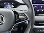 Skoda Enyaq iV 80 204PK SOH 91% Verlichte Grille Trekhaak Stoel+Stuurverwarming 3-Zone Ecc Camera Apple Carplay Android Auto Navi Sport Pakket Led Matrix Rijstrooksensor Isofix Keyless 1.000KG Trekgewicht Origineel Nederlandse Auto