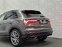 Audi Q3 35 TFSI S-Line | ACC | Trekhaak | Leder | Sportstoelen | Matrix-LED | Standkachel | Sfeerverlichting | Uniek Interieur | Carplay | 20 inch | Audi-Sound | Getint Glas | Lane-Assist | Stoelverwarming | Virtual-Cockpit | Dodehoek |
