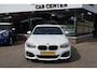 BMW 1-Serie 118i Centennial High Executive. DealerOH_LED_1eEigenaar_M-pakket_PDC_Schuifdak.