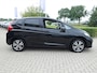 Honda Jazz 1.3 i-VTEC 102pk CVT Elegance + 4 Seizoenenbanden en Verlichte Instaplijsten en Spoiler en Groot Navigatiesysteem