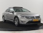 Volkswagen Passat 1.4 TSI GTE Highline | Panoramadak | Leder/alcantara | Adaptive cruise | Stoelverwarming | Climate control | Camera | Park assist | Navigatie | Carplay | Sfeerverlichting
