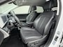 Hyundai Ioniq 5 Lounge 77.4 kWh / Dealer Onderhouden/ Accu SoH 99 % / WLTP 507 km / CCS Snel Laden / Lederen Bekleding / Stoelventilatie / Elektr. Voorstoelen / Elektrische Achterklep / Stuur-, Stoel- & Achterbankverwarming / Rondomzicht camera / Navi / Apple Carplay & Android Auto / 19" LM wielen /