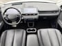 Hyundai Ioniq 5 Lounge 77.4 kWh / Dealer Onderhouden/ Accu SoH 99 % / WLTP 507 km / CCS Snel Laden / Lederen Bekleding / Stoelventilatie / Elektr. Voorstoelen / Elektrische Achterklep / Stuur-, Stoel- & Achterbankverwarming / Rondomzicht camera / Navi / Apple Carplay & Android Auto / 19" LM wielen /