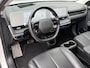 Hyundai Ioniq 5 Lounge 77.4 kWh / Dealer Onderhouden/ Accu SoH 99 % / WLTP 507 km / CCS Snel Laden / Lederen Bekleding / Stoelventilatie / Elektr. Voorstoelen / Elektrische Achterklep / Stuur-, Stoel- & Achterbankverwarming / Rondomzicht camera / Navi / Apple Carplay & Android Auto / 19" LM wielen /