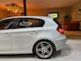 BMW 1-Serie 118i Automaat|Leder|Xenon|18'' Sportvelgen|Trekhaak|Cruise|Clima|PDC|Rijklaar