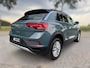 Volkswagen T-Roc 1.0 TSI Life Business CAMERA / ACC / STOEL & STUURVERW / LED / KEYLESS GO / TELEFOONLADER / ECC / CARPLAY / NAVI