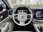 Volvo V60 Cross Country 2.0 B5 AWD Pro | Trekhaak | Panoramadak | Achteruitrijcamera | Parkeersensoren | Keyless Entry | Elektrische Achterklep | Elektrisch Verstelbare Voorstoelen | Stoelverwarming | Navigatie | Apple Carplay | Android Auto | Lichtmetalen Velgen 20 inch