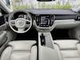 Volvo V60 Cross Country 2.0 B5 AWD Pro | Trekhaak | Panoramadak | Achteruitrijcamera | Parkeersensoren | Keyless Entry | Elektrische Achterklep | Elektrisch Verstelbare Voorstoelen | Stoelverwarming | Navigatie | Apple Carplay | Android Auto | Lichtmetalen Velgen 20 inch