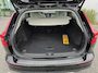 Volvo V60 Cross Country 2.0 B5 AWD Pro | Trekhaak | Panoramadak | Achteruitrijcamera | Parkeersensoren | Keyless Entry | Elektrische Achterklep | Elektrisch Verstelbare Voorstoelen | Stoelverwarming | Navigatie | Apple Carplay | Android Auto | Lichtmetalen Velgen 20 inch
