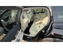 Volvo V60 Cross Country 2.0 B5 AWD Pro | Trekhaak | Panoramadak | Achteruitrijcamera | Parkeersensoren | Keyless Entry | Elektrische Achterklep | Elektrisch Verstelbare Voorstoelen | Stoelverwarming | Navigatie | Apple Carplay | Android Auto | Lichtmetalen Velgen 20 inch