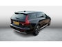 Volvo V60 Cross Country 2.0 B5 AWD Pro | Trekhaak | Panoramadak | Achteruitrijcamera | Parkeersensoren | Keyless Entry | Elektrische Achterklep | Elektrisch Verstelbare Voorstoelen | Stoelverwarming | Navigatie | Apple Carplay | Android Auto | Lichtmetalen Velgen 20 inch