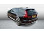 Volvo V60 Cross Country 2.0 B5 AWD Pro | Trekhaak | Panoramadak | Achteruitrijcamera | Parkeersensoren | Keyless Entry | Elektrische Achterklep | Elektrisch Verstelbare Voorstoelen | Stoelverwarming | Navigatie | Apple Carplay | Android Auto | Lichtmetalen Velgen 20 inch