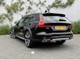 Volvo V60 Cross Country 2.0 B5 AWD Pro | Trekhaak | Panoramadak | Achteruitrijcamera | Parkeersensoren | Keyless Entry | Elektrische Achterklep | Elektrisch Verstelbare Voorstoelen | Stoelverwarming | Navigatie | Apple Carplay | Android Auto | Lichtmetalen Velgen 20 inch
