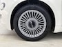 Fiat 500C 118pk Icon 42 kWh Automaat | Apple Carplay/Android Auto | Armsteun | Camera | Climate Control | Cruise Control | StoelVerwarming | Isofix | Parkeersensoren | DAB Radio |