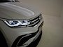 Volkswagen Tiguan 1.4 TSI eHybrid R-Line Business+245Pk DSG/AUTO | 1e Eigenaar | 360gr Camera | Trekhaak uitklapbaar | Elektr glazen pano-dak | Elektr achterklep | Cruise cont adapt | App Connect | Dodehoek detectie | Matrix-LED | Navi | DAB | 20"LMV