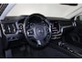 Volvo V60 B4 Business Pro - IntelliSafe Assist & Surround - Parkeercamera achter - Verwarmde voorstoelen - Parkeersensoren achter - High Performance audio - 17' LMV