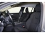 Volvo V60 B4 Business Pro - IntelliSafe Assist & Surround - Parkeercamera achter - Verwarmde voorstoelen - Parkeersensoren achter - High Performance audio - 17' LMV