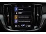 Volvo V60 B4 Business Pro - IntelliSafe Assist & Surround - Parkeercamera achter - Verwarmde voorstoelen - Parkeersensoren achter - High Performance audio - 17' LMV
