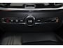 Volvo V60 B4 Business Pro - IntelliSafe Assist & Surround - Parkeercamera achter - Verwarmde voorstoelen - Parkeersensoren achter - High Performance audio - 17' LMV