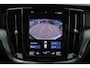 Volvo V60 B4 Business Pro - IntelliSafe Assist & Surround - Parkeercamera achter - Verwarmde voorstoelen - Parkeersensoren achter - High Performance audio - 17' LMV