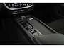 Volvo V60 B4 Business Pro - IntelliSafe Assist & Surround - Parkeercamera achter - Verwarmde voorstoelen - Parkeersensoren achter - High Performance audio - 17' LMV
