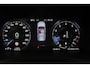 Volvo V60 B4 Business Pro - IntelliSafe Assist & Surround - Parkeercamera achter - Verwarmde voorstoelen - Parkeersensoren achter - High Performance audio - 17' LMV