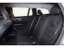 Volvo V60 B4 Business Pro - IntelliSafe Assist & Surround - Parkeercamera achter - Verwarmde voorstoelen - Parkeersensoren achter - High Performance audio - 17' LMV