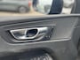 Volvo XC60 T6 Plug-in hybrid AWD R-Design | Black Pakket | Power Seats | Trekhaak | Panoramadak | Climate Pack |
