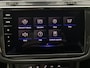 Volkswagen Tiguan 1.4 TSI eHybrid R-Line Business+ | Apple carplay | Panodak | Trekhaak | Navi | IQ Light | Camera | ACC