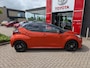 Toyota Yaris 1.5 Hybrid Executive PDC HUD SPORTSTOELEN STOELVERWARMING BI-TONE