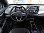 Volkswagen ID.5 Pro Business 77 kWh 286pk | Trekhaak | Warmtepomp | LED Matrix | Memorystoelen | Elektrische achterklep | Head-Up Display | 360 Camera | Navigatie | Stoel- en Stuurverwarming |