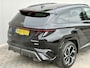 Hyundai Tucson 1.6 T-GDI PHEV N Line Sky 4WD / Facelift / Fabrieksgarantie tot 12-2029 / Dealer onderhouden / Panorama schuifdak / Navigatie / Camera / Elektrische Achterklep / Stuur & Stoelverwarming / Apple Carplay Android / 19" LM wielen /