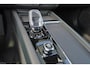 Volvo XC60 T6 Recharge AWD Plus Black Edition - Panorama/schuifdak - IntelliSafe Assist & Surround - 360º Camera - Harman/Kardon audio - Verwarmde voorstoelen, stuur & achterbank - Parkeersensoren voor & achter - Elektr. bedienb. voorstoelen met geheugen - Head up display - Draadloze tel. lader - Extra getint glas - 21' LMV
