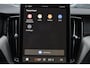 Volvo XC60 T8 Recharge AWD Plus Black Edition - Luchtvering - Panorama/schuifdak - IntelliSafe Assist & Surround - 360º Camera - Bowers & Wilkins audio - Adaptieve LED koplampen - Verwarmde voorstoelen, stuur & achterbank - Parkeersensoren voor & achter - Elektr. bedienb. voorstoelen met geheugen - Head up display - Draadloze tel. lader - Extra getint glas - 22' LMV