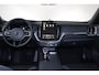 Volvo XC60 T8 Recharge AWD Plus Black Edition - Luchtvering - Panorama/schuifdak - IntelliSafe Assist & Surround - 360º Camera - Bowers & Wilkins audio - Adaptieve LED koplampen - Verwarmde voorstoelen, stuur & achterbank - Parkeersensoren voor & achter - Elektr. bedienb. voorstoelen met geheugen - Head up display - Draadloze tel. lader - Extra getint glas - 22' LMV