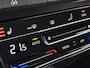 Volkswagen T-Roc 1.5eTsi/150PK DSG R-Line Black Style · Panoramadak · Camera + Parkeersensoren · Apple/Android Car Play · Garantie t/m 18-06-2027