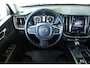 Volvo XC60 T5 Momentum | Semi-Elektrische wegklapbare Trekhaak | Keyless Entry | Achteruitrijcamera | Stoelverwarming | 19" Lichtmetalen Wielen | Parkeersensoren voor + achter | Dealeronderhouden | Lederen bekleding