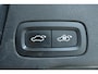 Volvo XC60 T5 Momentum | Semi-Elektrische wegklapbare Trekhaak | Keyless Entry | Achteruitrijcamera | Stoelverwarming | 19" Lichtmetalen Wielen | Parkeersensoren voor + achter | Dealeronderhouden | Lederen bekleding