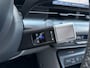 Hyundai Kona 1.6 GDI HEV Premium Sky | Lederen Bekleding| Stoelverwarming v+a| Schuif-kanteldak| Elekrtrisch verstelbare stoelen met geheugen| Dode hoeksensor|