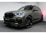 BMW X5 xDrive45e M Sport / Orig. Nederlands / Maxton Design Bodykit V.2 / Panoramadak Sky Lounge / Massage stoelen / Carbon inleg / Trekhaak / Elektr. verstelbare voorstoelen + memory / BMW Laser Koplampen / Bowers & Wilkins Sound-system / Head-up Display / Achterasbesturing / Stoelverwarming & -koeling / Bekerhouder met verwarm- & koelfunctie / Softclose - servosluiting / Ambienteverlichting / Shadow-Line