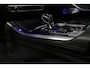 BMW X5 xDrive45e M Sport / Orig. Nederlands / Maxton Design Bodykit V.2 / Panoramadak Sky Lounge / Massage stoelen / Carbon inleg / Trekhaak / Elektr. verstelbare voorstoelen + memory / BMW Laser Koplampen / Bowers & Wilkins Sound-system / Head-up Display / Achterasbesturing / Stoelverwarming & -koeling / Bekerhouder met verwarm- & koelfunctie / Softclose - servosluiting / Ambienteverlichting / Shadow-Line