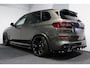 BMW X5 xDrive45e M Sport / Orig. Nederlands / Maxton Design Bodykit V.2 / Panoramadak Sky Lounge / Massage stoelen / Carbon inleg / Trekhaak / Elektr. verstelbare voorstoelen + memory / BMW Laser Koplampen / Bowers & Wilkins Sound-system / Head-up Display / Achterasbesturing / Stoelverwarming & -koeling / Bekerhouder met verwarm- & koelfunctie / Softclose - servosluiting / Ambienteverlichting / Shadow-Line