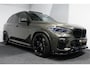 BMW X5 xDrive45e M Sport / Orig. Nederlands / Maxton Design Bodykit V.2 / Panoramadak Sky Lounge / Massage stoelen / Carbon inleg / Trekhaak / Elektr. verstelbare voorstoelen + memory / BMW Laser Koplampen / Bowers & Wilkins Sound-system / Head-up Display / Achterasbesturing / Stoelverwarming & -koeling / Bekerhouder met verwarm- & koelfunctie / Softclose - servosluiting / Ambienteverlichting / Shadow-Line