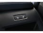 Volvo XC60 T6 Plug-in hybrid AWD Ultra Dark | Luchtvering | Trekhaak | Panoramadak | Verwarmbare voorstoelen, achterbank en  stuurwiel | Head-up display |  Premium audio by Harman Kardon | Apple carplay/Android auto