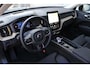 Volvo XC60 T6 Plug-in hybrid AWD Ultra Dark | Luchtvering | Trekhaak | Panoramadak | Verwarmbare voorstoelen, achterbank en  stuurwiel | Head-up display |  Premium audio by Harman Kardon | Apple carplay/Android auto