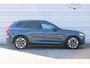 Volvo XC60 T6 Plug-in hybrid AWD Ultra Dark | Luchtvering | Trekhaak | Panoramadak | Verwarmbare voorstoelen, achterbank en  stuurwiel | Head-up display |  Premium audio by Harman Kardon | Apple carplay/Android auto