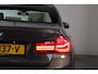 BMW 3-Serie 320i Luxury Edition Schuif/kanteldak, Keyless, ACC, Volleder, Trekhaak, Individual