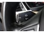 BMW 3-Serie 320i Luxury Edition Schuif/kanteldak, Keyless, ACC, Volleder, Trekhaak, Individual