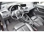 BMW X1 sDrive20i High Executive * Sportstoelen * Panoramadak * Achteruitrijcamera * Trekhaak * Head-up *