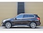 BMW X1 sDrive20i High Executive * Sportstoelen * Panoramadak * Achteruitrijcamera * Trekhaak * Head-up *
